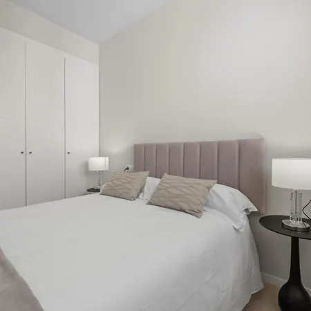 Sea View Brand New 3br Luxury Retreat Pool Gym