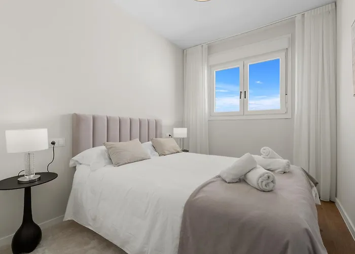 Sea View Brand New 3br Luxury Retreat Pool Gym Appartement Estepona