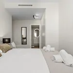 Sea View Brand New 3br Luxury Retreat Pool Gym Apartment *