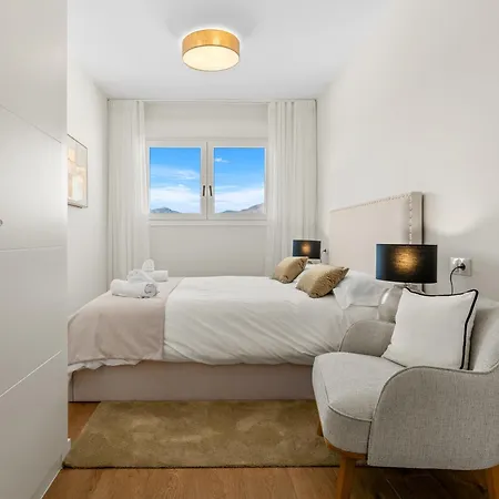 Apartment Sea View Brand New 3br Luxury Retreat Pool Gym *