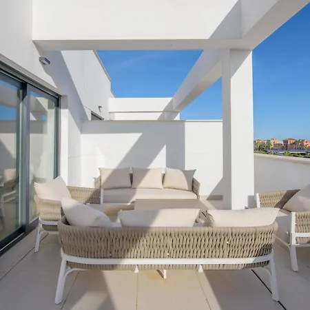 Sea View Brand New 3br Luxury Retreat Pool Gym *