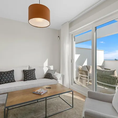 Apartamento Sea View Brand New 3br Luxury Retreat Pool Gym