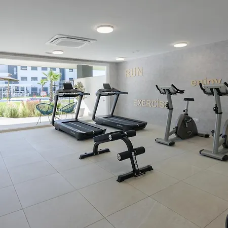 Sea View Brand New 3br Luxury Retreat Pool Gym