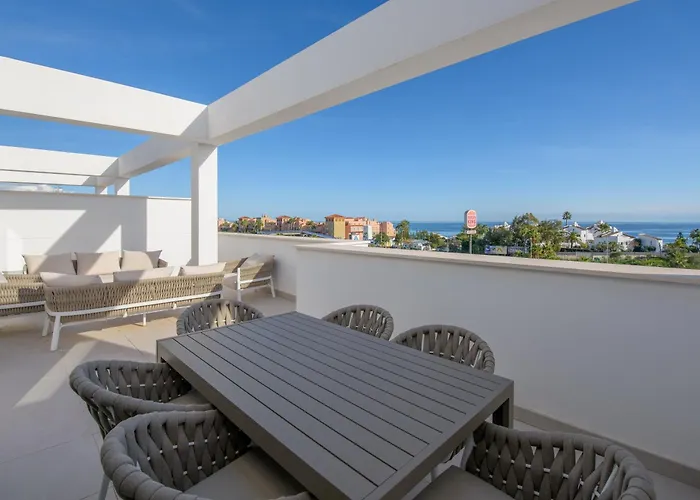 Sea View Brand New 3br Luxury Retreat Pool Gym *