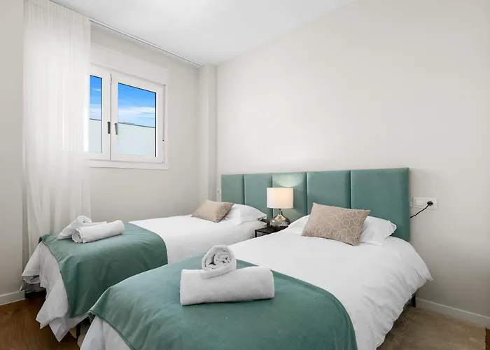 Sea View Brand New 3br Luxury Retreat Pool Gym *